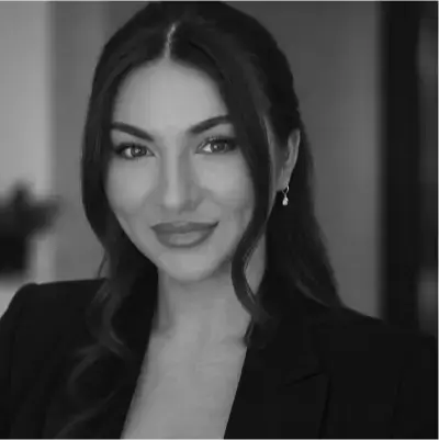 Stephanie Unwin - Paralegal - Scam & Fraud